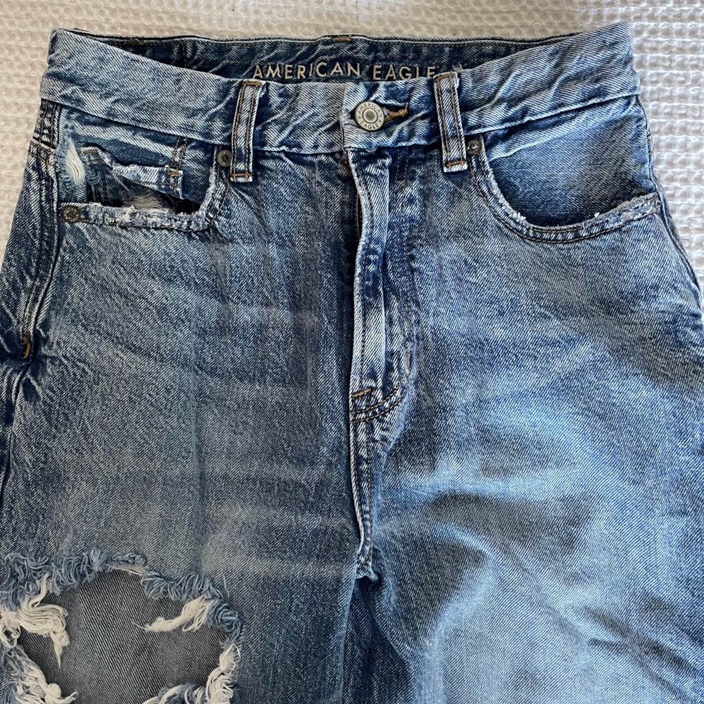 american eagle women’s ripped jeans size 0
